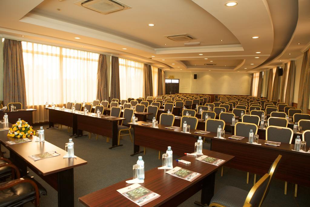 City Royal Resort Hotel Kyambogo  Habitación foto