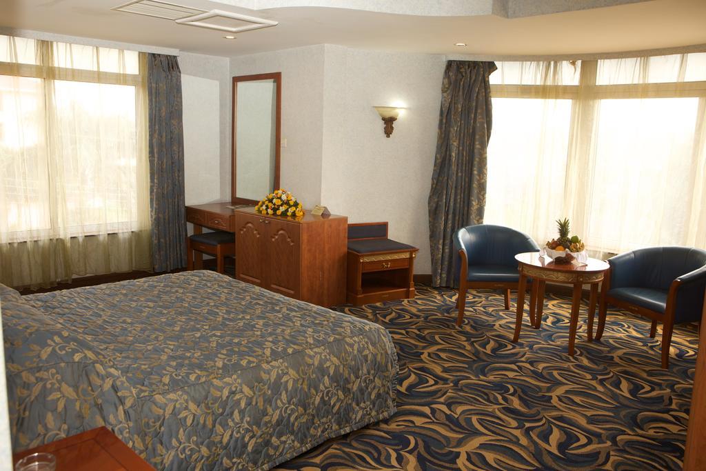 City Royal Resort Hotel Kyambogo  Habitación foto
